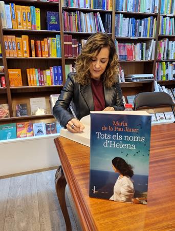 Presentació de "Tots els noms d'Helena", de Maria de la Pau Janer | Llibres Parcir | Llibreria Parcir | Llibreria online de Manresa | Comprar llibres en català i castellà online
