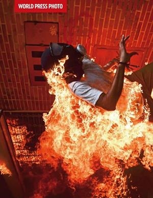 WORLD PRESS PHOTO 18 | 9788417056155 | WORLD PRESS PHOTO | Llibres Parcir | Llibreria Parcir | Llibreria online de Manresa | Comprar llibres en català i castellà online